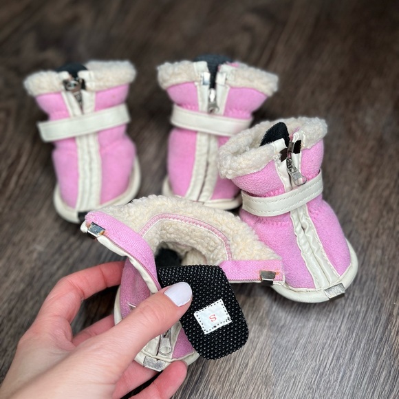 Petsmart brand fleece zip up pink dog booties - Picture 3 of 6